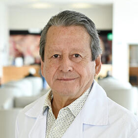 Dr. Gregorio BeníteZ
